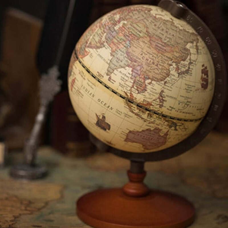 Globe Terrestre en Bois Ancien